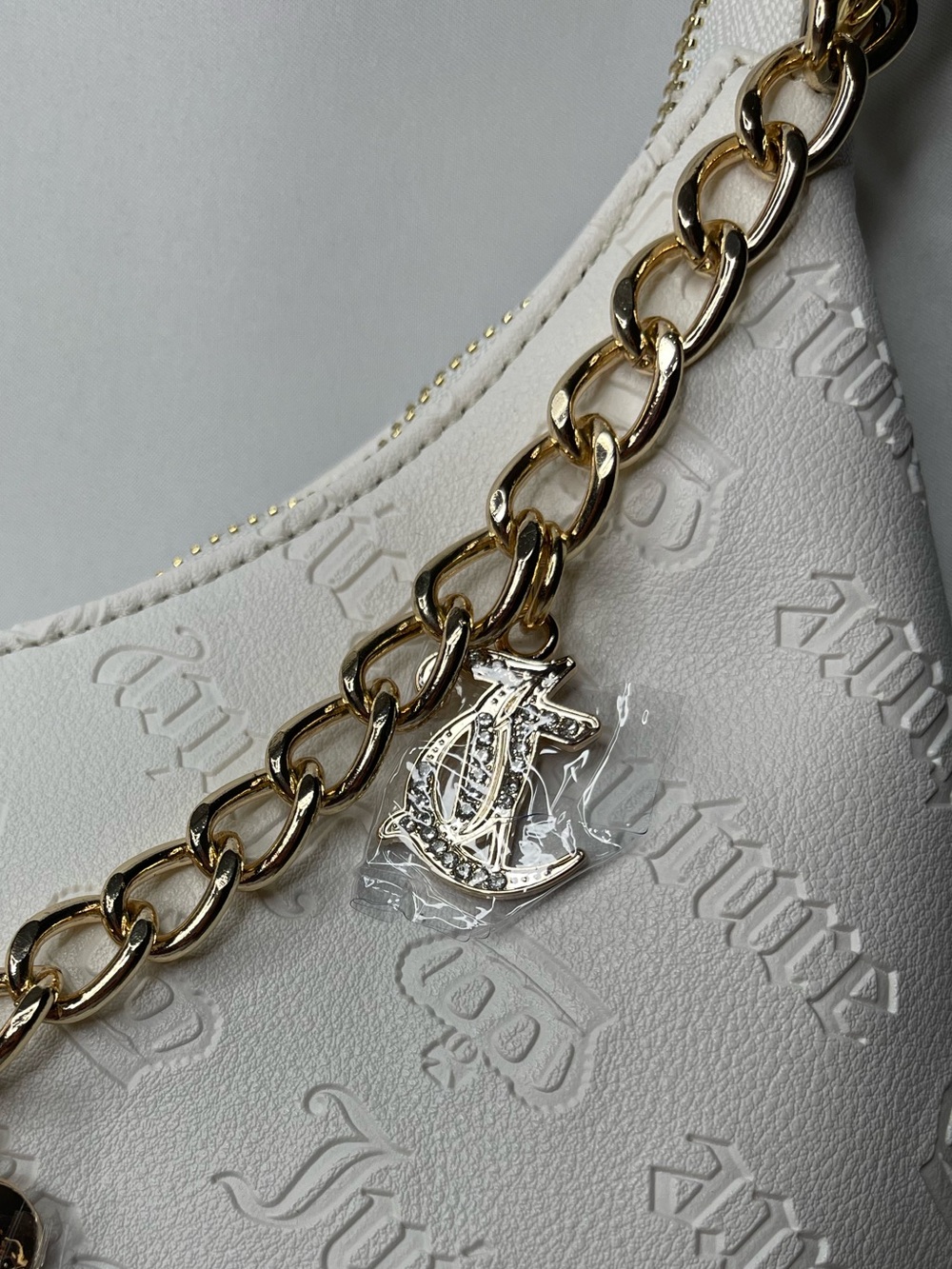 Juicy Couture White Embossed Charm Shoulder Bag with Gold Chain - Picture 4 of 9